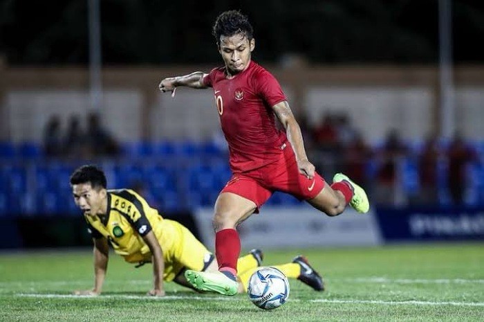 <p>Ket Foto: Foto dari pemain Indonesia yang ingin melakukan Shooting di lapangan (Foto/Twitter/@mafiawasit)</p>

