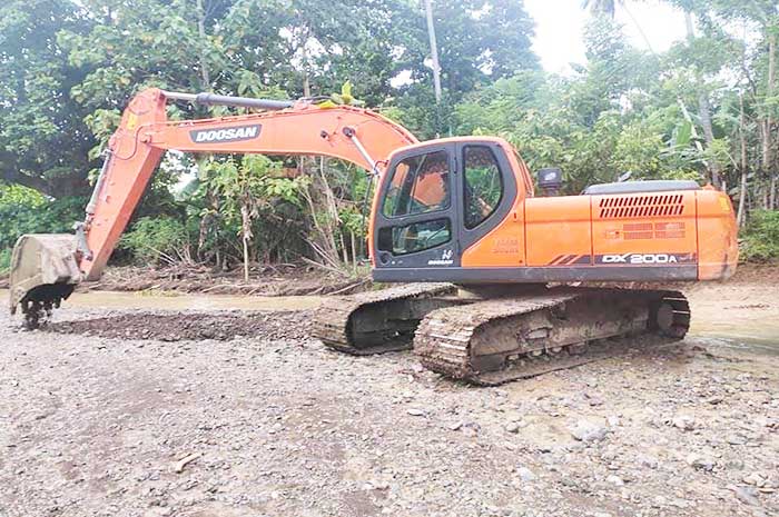 <p>Foto: BPBD Parimo Normalisasi Sungai/dok. BPBD)</p>

