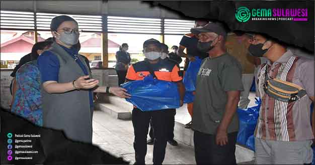 <p>Bupati Poso Serahkan Bantuan Tanggap Darurat Bencana</p>
