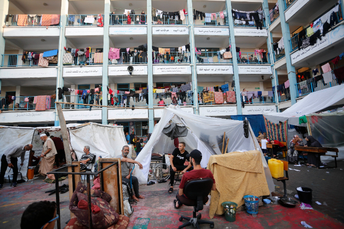 Ket. Foto : Warga Palestina yang Mengungsi ke Daerah Padat di Gaza Selatan Kini Hidup di Jalanan (Foto/X/@UNRWA)