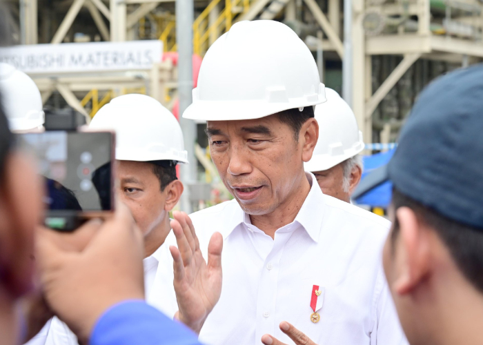 Ket. Foto: Dalam Kunjungannya ke Kabupaten Gresik, Jawa Timur, Presiden Jokowi Diketahui Sempat Menyinggung tentang Saham Freeport (Foto/X/@jokowi)