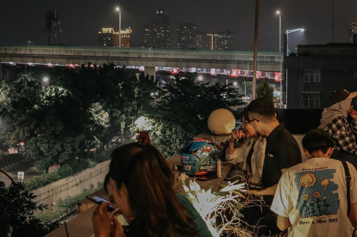 <p>Ket foto: View city light dari atas cafe Barokah Coffee Jakarta Selatan (Foto/Instagram/barokahcoffee.id)</p>
