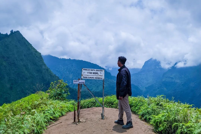 <p>Ket foto: Wisata Bukit Watu Jengger Mojokerto Jawa Timur yang mempesona (Foto/Instagram/zulfikar_a_w)</p>
