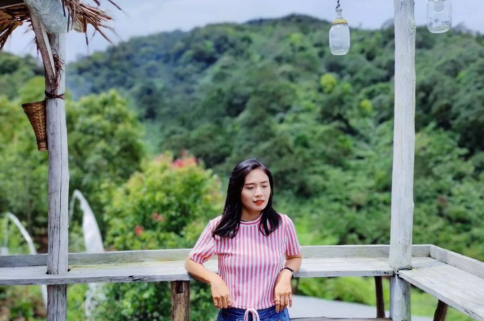 <p>Ket foto: Healing ke wisata Pakis Hills Puncak Bogor, suasana alamnya bikin betah dan nggak mau pulang (Foto/Instagram/friscayk)</p>
