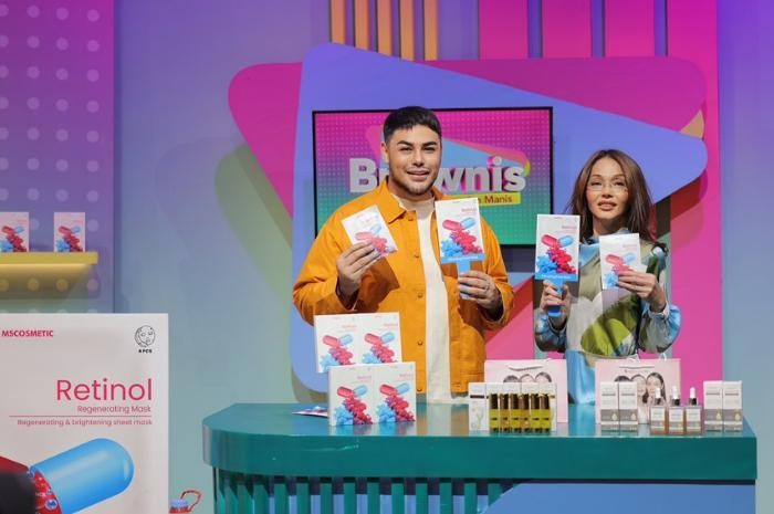 <p>Ket. Foto : Potret Ivan Gunawan dan Bunda Corla dalam acara Brownies (Foto/Instagram/@corla_2)</p>
