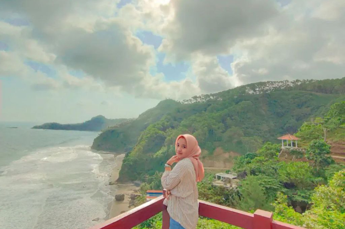 <p>Ket foto: Inilah rekomendasi wisata di Kebumen yang mempesona, mulai dari pantai hingga sungai yang cantik (Foto/Instagram/alfiiissh__)</p>
