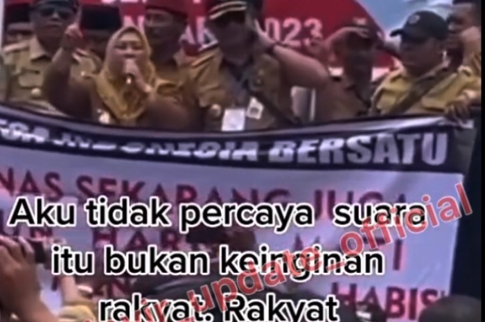 <p>Ket Foto: Demo kepala desa di Indonesia. (Foto/instagram/@nyinyir_update_official)</p>