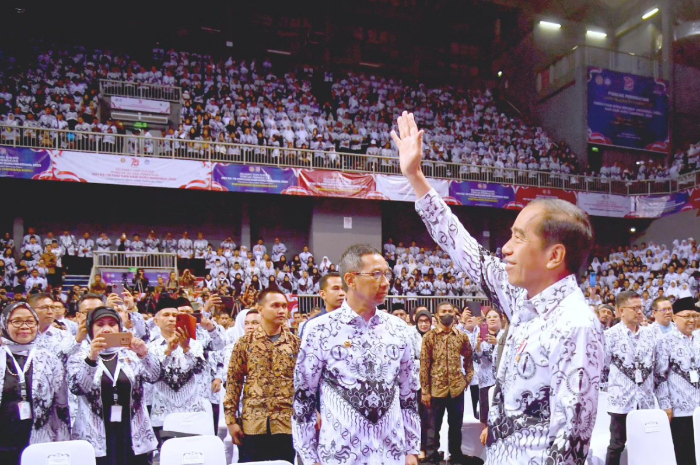 <p>Ket. Foto : Jokowi Ungkap Banyak Pertimbangan Memilih Nawawi Pomolango Sebagai Ketua KPK Baru Sementara<br />
(Foto/X/@jokowi)</p>
