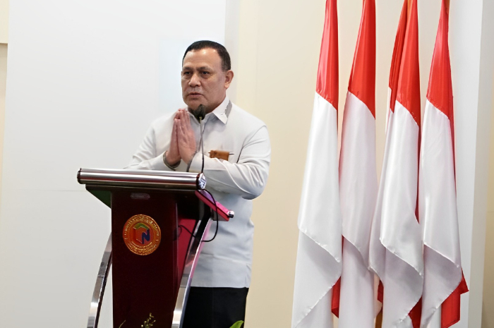 <p>Ket. Foto : Wakil Ketua KPK Mengakui Status Tersangka Firli Bahuri Menimbulkan Kegaduhan<br />
(Foto/Instagram/@firlibahuriofficial)</p>
