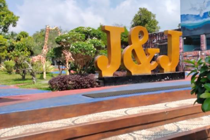 <p>Ket Foto: J&amp;J Wisata Lengkap Untuk Keluarga di Kuningan  (Foto/gemasulawesi/meylanda)</p>
