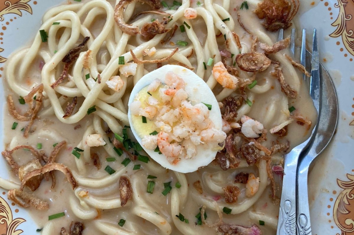 <p>Ket Foto: Menikmati Mie Celor Makanan Khas Palembang Selain Pempek (foto/gemasulawesi/meylanda)</p>
