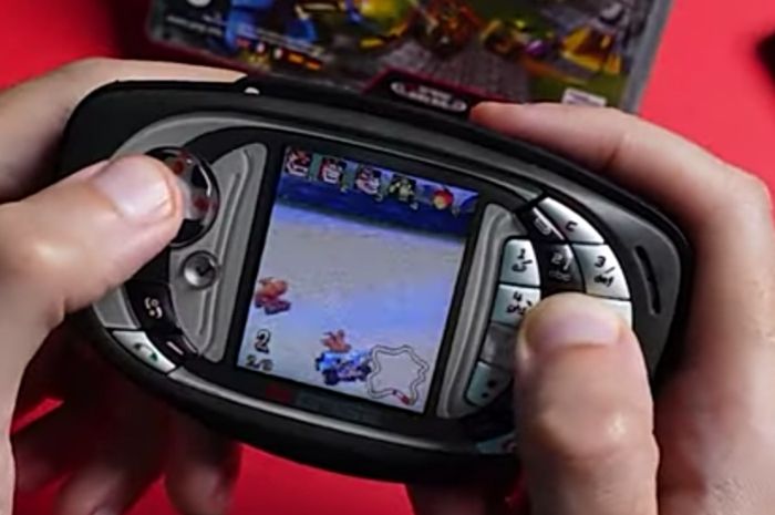 <p>Foto Nokia N-Gage (foto/youtube/@pricebook)</p>
