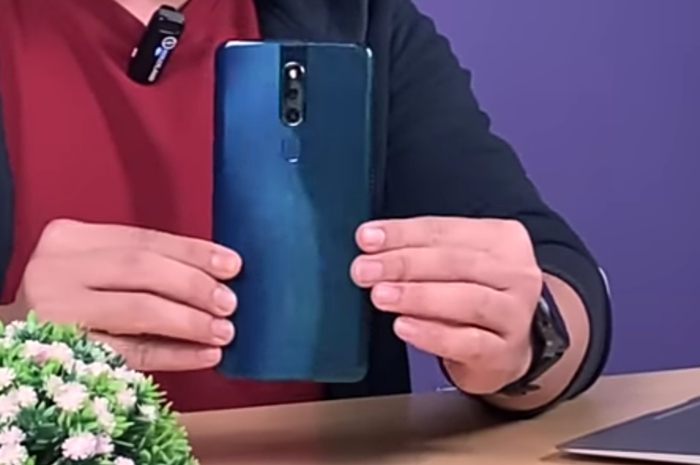 <p>Foto Oppo F11 Pro (foto/youtube/@pricebook)</p>
