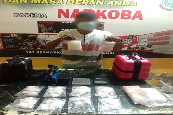 <p>Foto Babuk dan Pelaku Pengedar Narkoba di Banggai. (ft-rahmat/gemasulawesi.com)</p>
