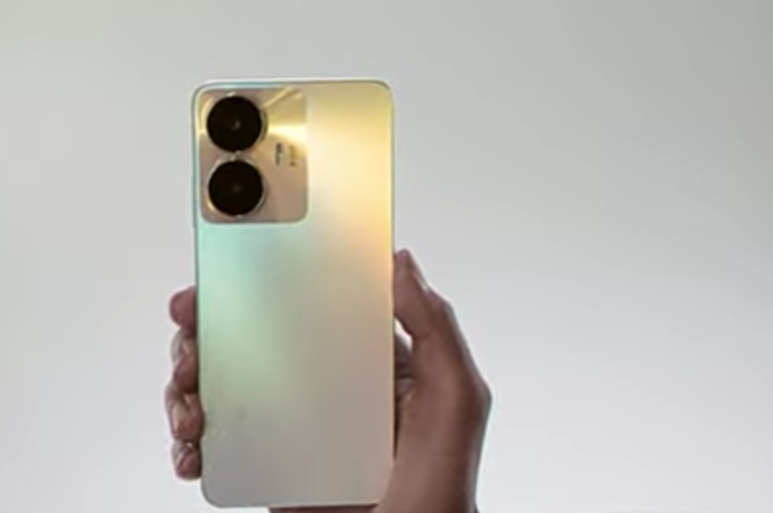 <p>Foto Realme C55 NFC (foto/youtube/@denzhopro)</p>
