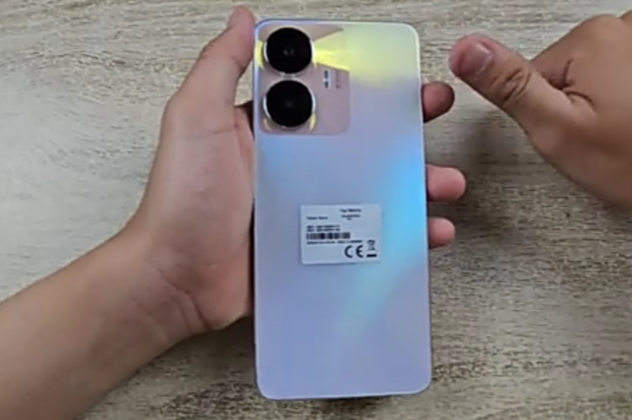 <p>Foto Realme C55 (foto/youtube/@eramobile)</p>
