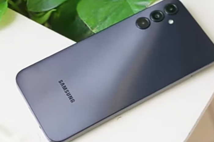 <p>Foto Samsung Galaxy a14 4G (foto/youtube/@maugadget)</p>
