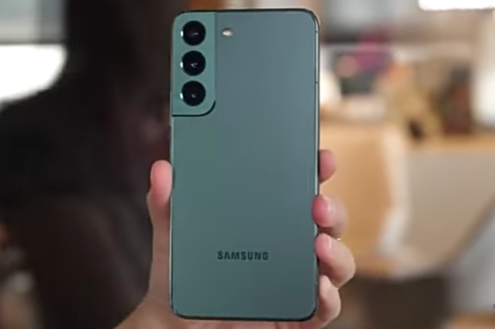 <p>Foto Samsung Galaxy S22 plus 5G (foto/youtube/@pricebook)</p>
