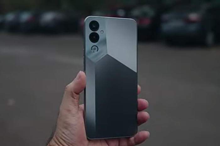<p>Foto Tecno Pova 4 (foto/youtube/@maugadget)</p>
