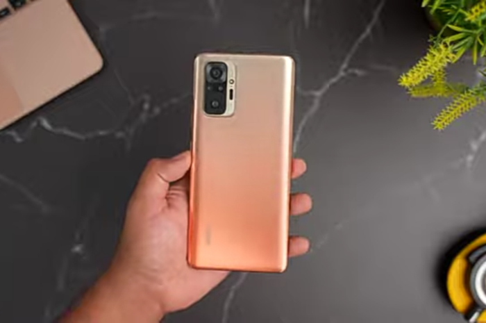 <p>Foto Xiaomi Redmi Note 10 Pro (foto/youtube/@maugadget)</p>

