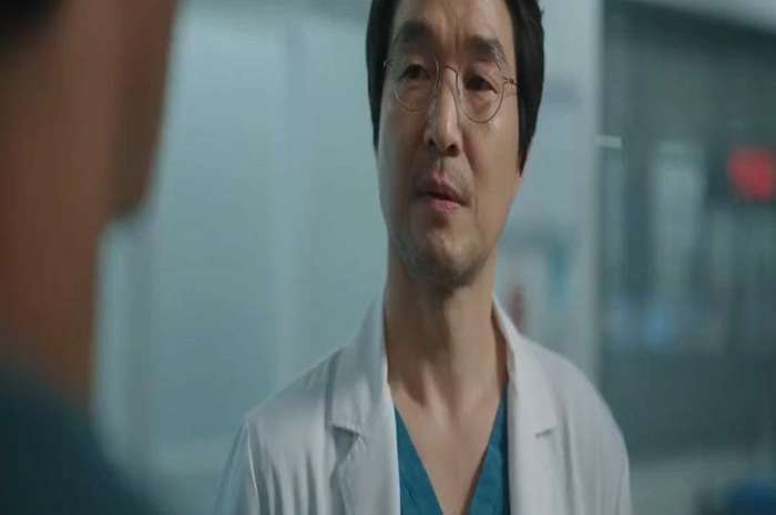 <p>Spoiler Drama Korea Dr Romantic 3 Episode 12: Kim Sa Bu Mendapatkan Tantangan Baru yang Menaruhkan Nyawa Seseorang (Foto/Twitter/@heeyoungiiee) </p>
