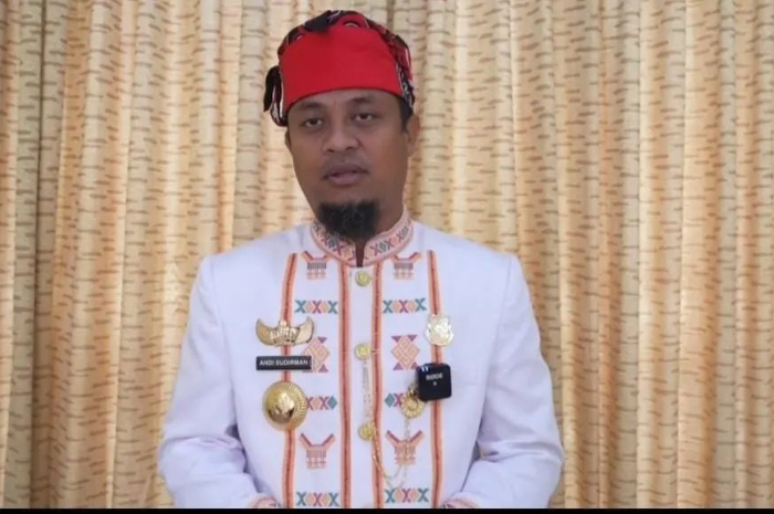 <p>Ket Foto: Gubernur Sulsel Andi Sudirman Sulaiman, (Foto/instagram/@andisudirman.sulaiman)</p>
