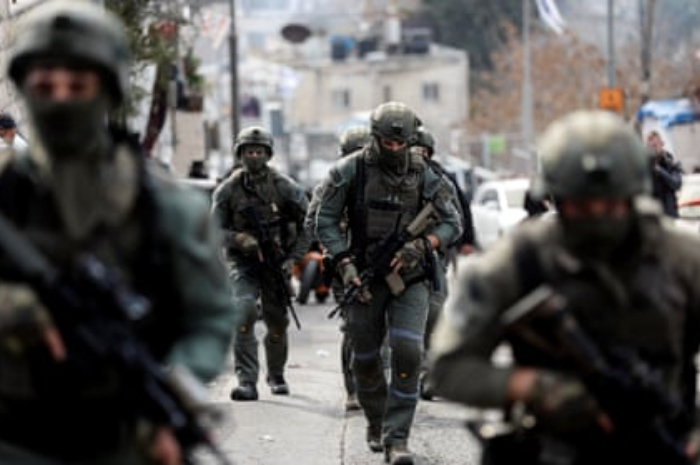 <p>Keterangan Foto: Militer Israel yang sedang berpatroli, (Foto /Instagram/@Ammar Award)</p>

