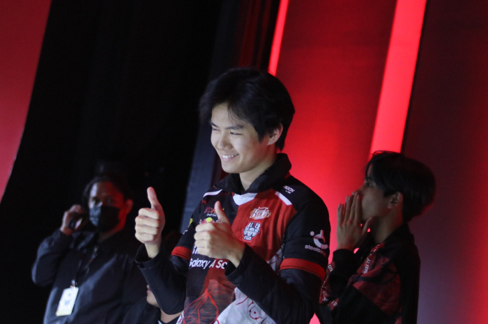 <p>Ket Foto: Foto AE Udil saat kalahkan RRQ di playoff MPL ID S11(Foto/Twitter/MPL Indonesia)</p>
