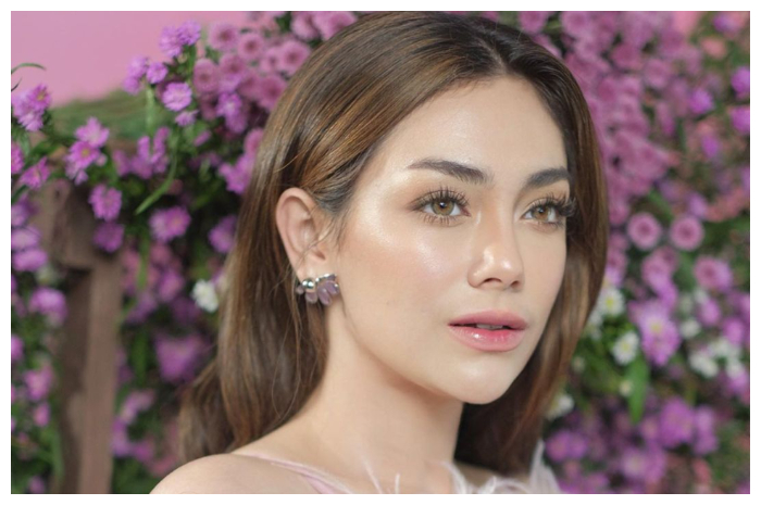 <p>Ket Foto: Celine Evangelista perankan sebagai istri kedua Samuel Rizal dalam film Sosok Ketiga (Foto/Instagram/@celine_evangelista)</p>
