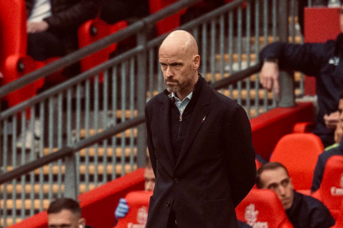 <p>Ket. Foto: Erik Ten Hag selaku juru taktik yang kini menangani tim Manchester United (Foto/Twitter/@ManUtd)</p>
