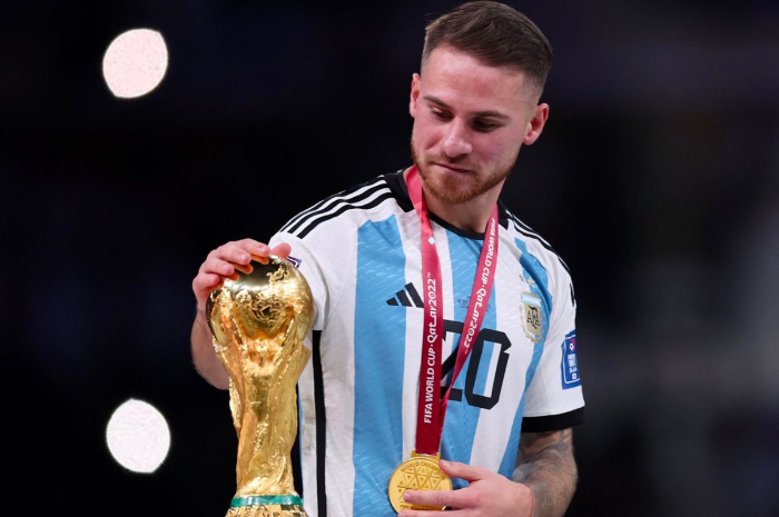 <p>Ket Foto: Foto pemain Brighton Hove Albion, Alexis Mac Allister yang akan bergabung dengan Liverpool (Foto/Twitter/@idextratime)</p>
