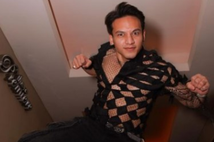 <p>Jefri Nichol ungkap makan daging babi bikin Vindes bingung (foto/Instagram/ @jefrinichol)</p>
