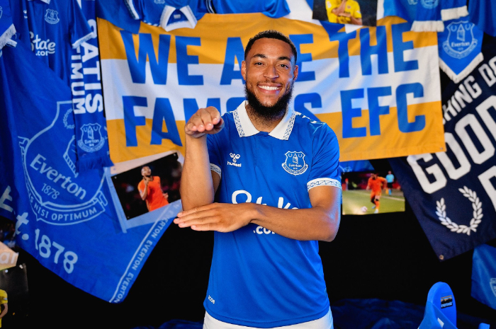 <p>Ket Foto: Foto Arnaut Danjuma yang berpose bagus depan Everton(Foto/Twitter/@idextratime)</p>
