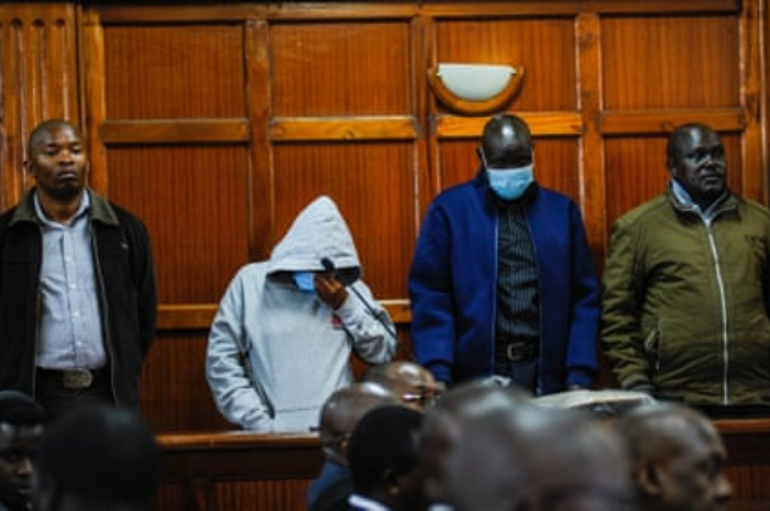 <p>Keterangan Foto: Polisi di Kenya dihukum karena membunuh,(Foto:/Twitter/adamhellin)</p>
