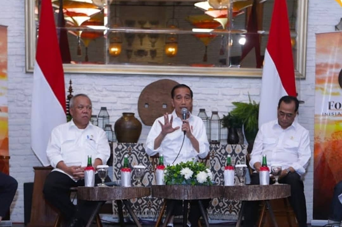 <p>Ket Foto: Menteri Basuki bersama Jokowi. (instagram/@basuki_hadimuljono)</p>
