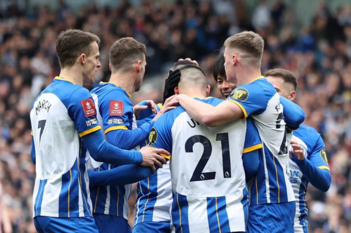 <p>Ket. Foto: Para Pemain Brighton (Foto/Instagram/@officialbhafc)</p>
