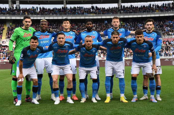 <p>Ket. Foto: Para Pemain Inti dari Klub Napoli, Ketika Bertandang ke Torino di Serie A (Foto/Instagram/@officialsscnapoli)</p>
