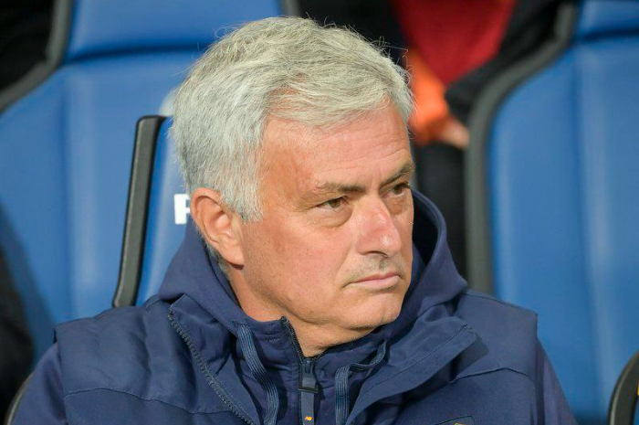 <p>Ket. Foto: Jose Mourinho kepala pelatih sekaligus manajer yang bertanggung-jawab menangani AS Roma (Foto/Twitter/@OfficialASRoma)</p>
