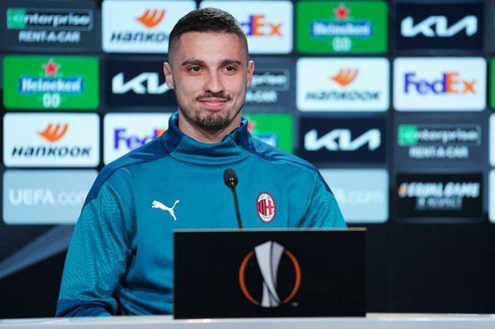 <p>Ket. Foto: Rade Krunic yang merupakan salah satu pemain gelandang yang dimiliki oleh tim AC Milan (Foto/Instagram/@krunicrade_33)</p>
