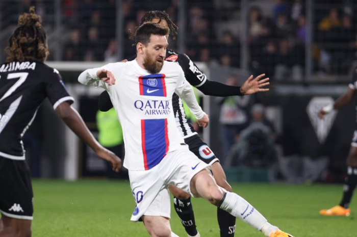 <p>Ket Foto: Foto Lionel Messi bermain di lapangan (Foto/Twitter/Paris Saint-Germain)</p>
