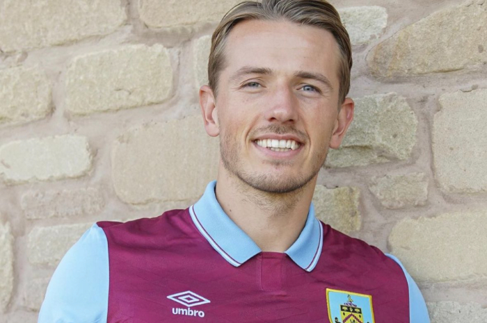 <p>Ket Foto: Foto Burnley yang berhasil dapatkan Sander Berge dari Sheffield (Foto/Twitter/@idextratime)</p>
