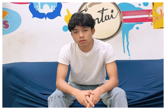 <p>Ket Foto: Betrand Onsu buat pesan untuk Ruben Onsu saat sang ayah tertidur pulas (Foto/Instagram/@betrandpetoputraonsu)</p>
