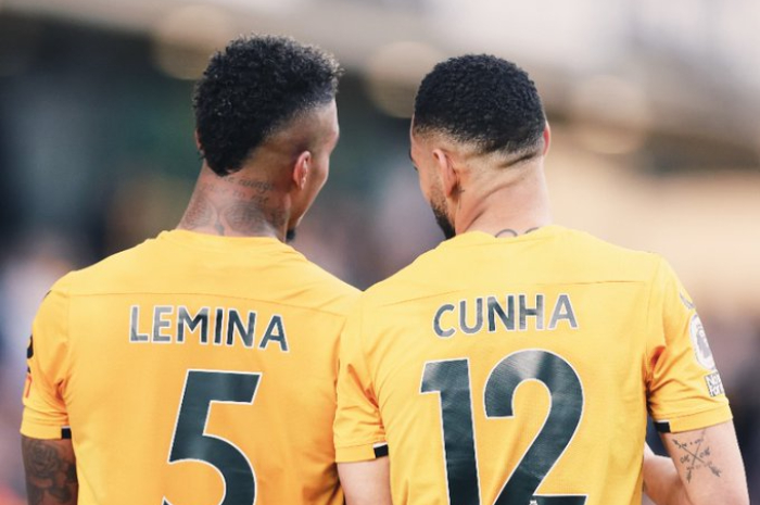 <p>Ket Foto: Foto Pemain Wolves di lapangan (Foto/Twitter/Wolves)</p>
