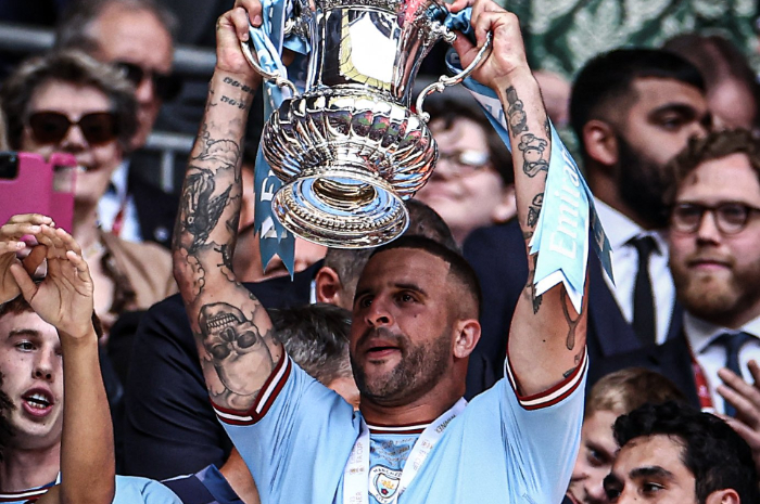 <p>Ket Foto: Foto pemain Manchester City Kyle Walker, yang sedang dapat banyak trophy saat ini (Foto/Twitter/@siaranbolalive)</p>
