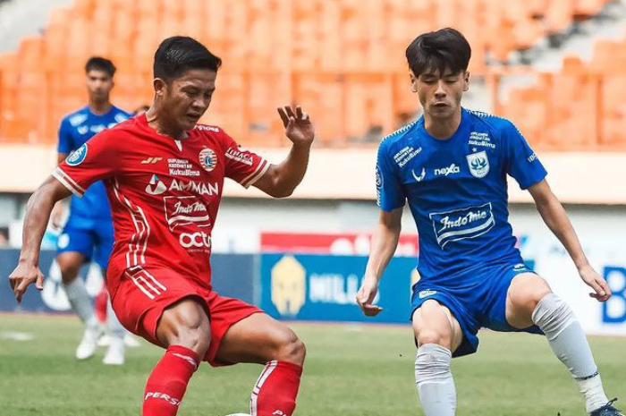 <p>Ket. Foto: Pemain Tim Persija Jakarta dalam Pertandingan Terakhir Melawan PSIS Semarang di BRI Liga 1(Foto/Instagram/@persija)</p>