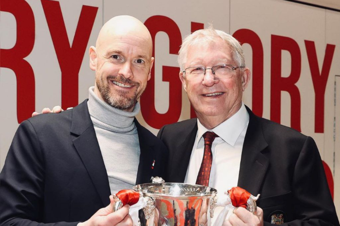 <p>Ket. Foto: Sir Alex Ferguson Merayakan Kemenangan Manchester United Bersama Erik Ten Hag (Foto/Instagram/@manchesterunited)</p>
