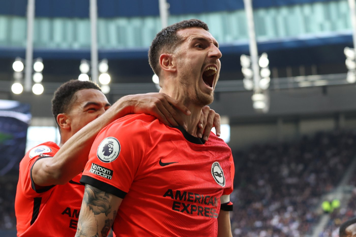 <p>Ket Foto: Foto Skuad Brighton di lapangan (Foto/Twitter/Brighton &amp; Hove Albion)</p>
