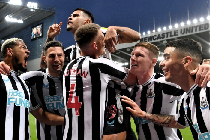 <p>Ket Foto: Foto para pemain Newcastle United yang sedang selebrasi di lapangan (Foto/Twitter/Newcastle United)</p>
