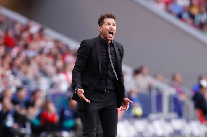 <p>Ket Foto: Foto Diego Simeone selaku pelatih Atletico Madrid di lapangan (Foto/Twitter/Atletico Madrid)</p>
