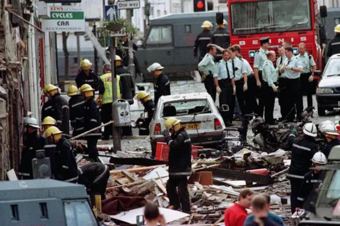 <p>Keterangan Foto : Kejadian bom omagh, (Foto:/Twitter/Britnish Police)</p>
